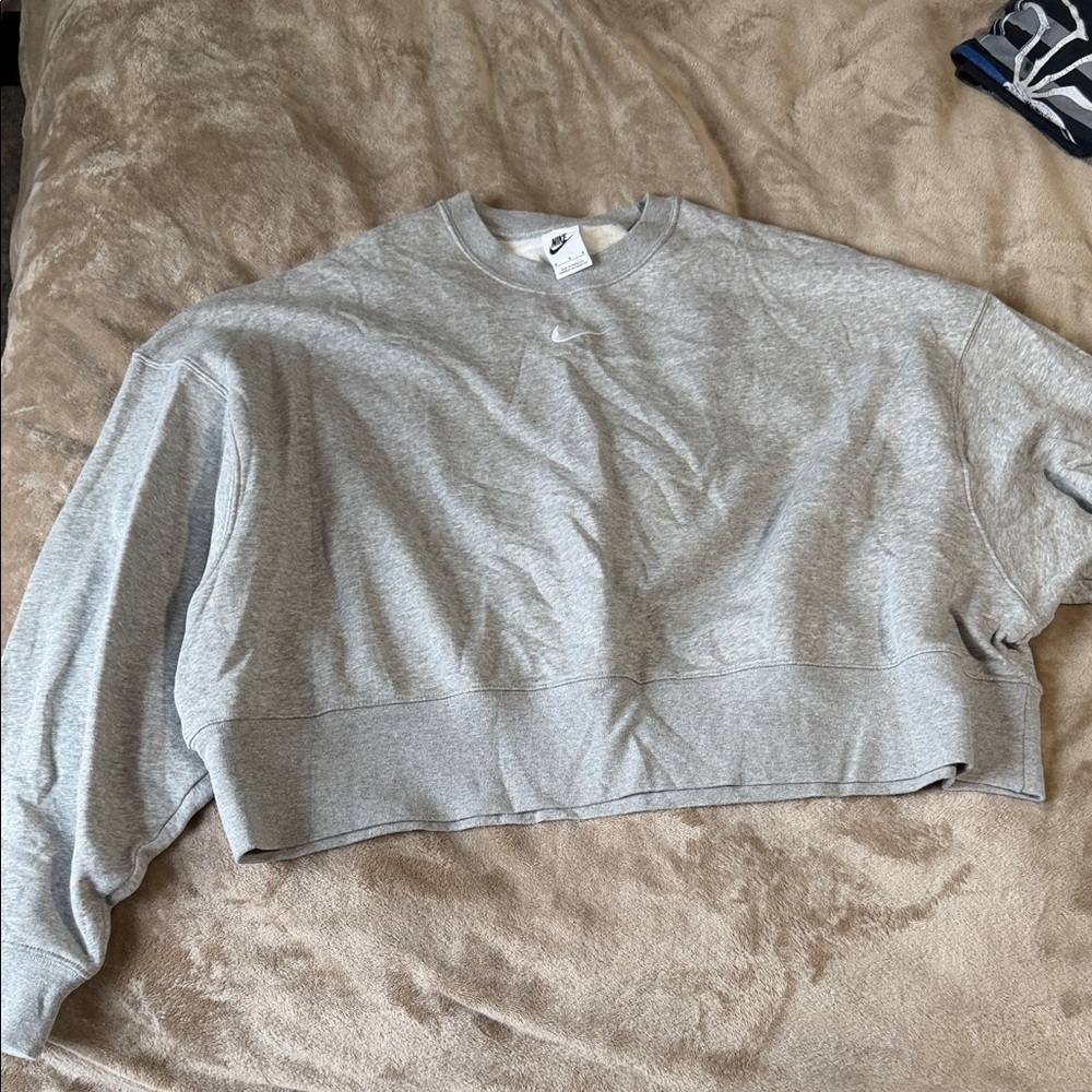 Nike Heather Gray Cropped Crewneck Sweatshirt